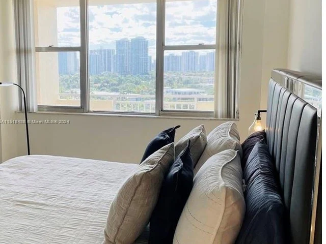 3180 S Ocean Dr # 1021, Hallandale Beach FL 33009