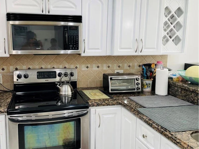 3180 S Ocean Dr # 1021, Hallandale Beach FL 33009