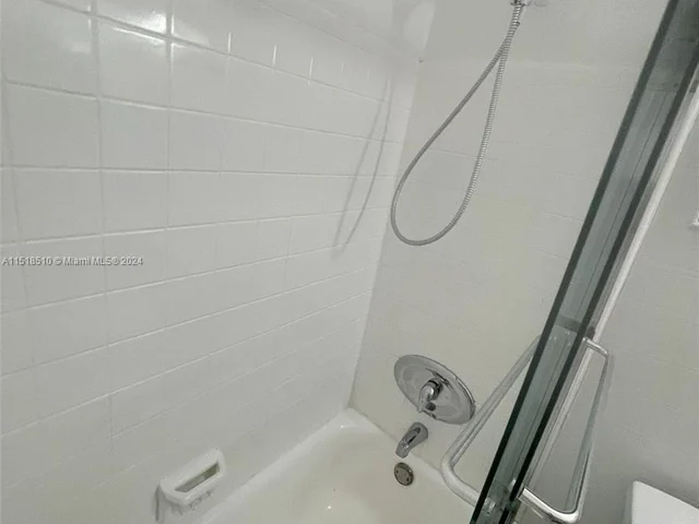 1600 NE 114th St # 302, Miami FL 33181