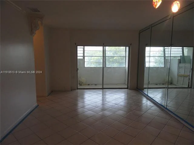 1600 NE 114th St # 302, Miami FL 33181