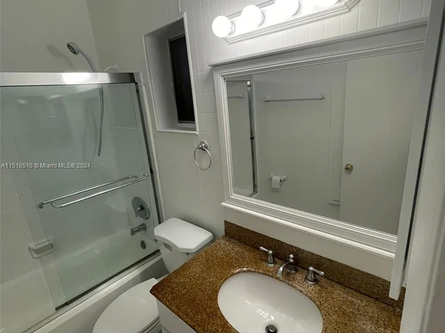 1600 NE 114th St # 302, Miami FL 33181