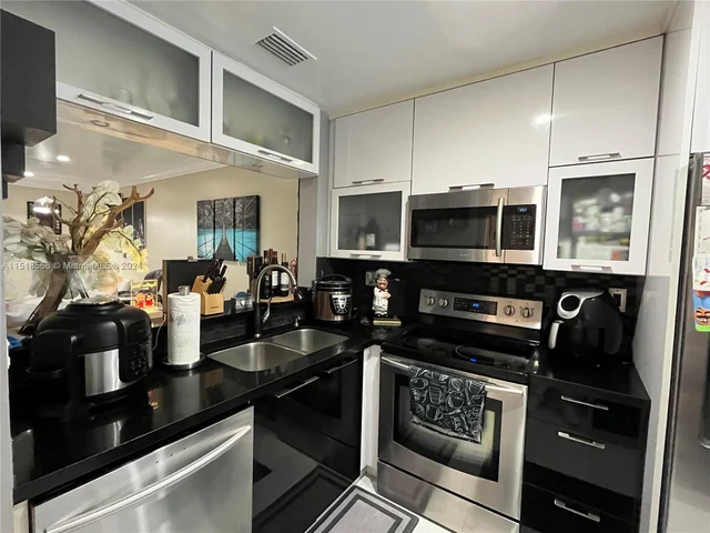 13916 SW 172nd Ln # 13916, Miami FL 33177