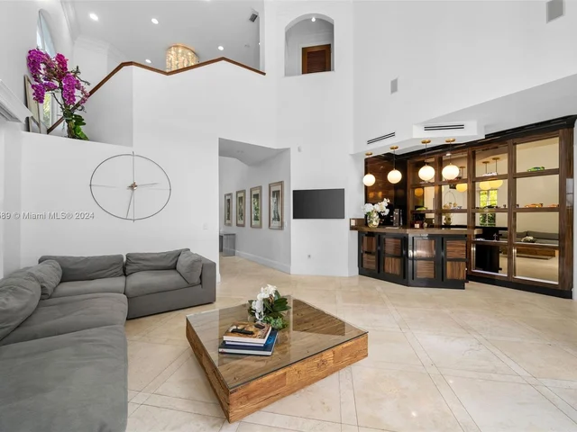 19484 39th Ave, Sunny Isles Beach FL 33160