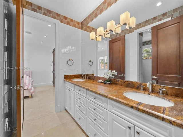 19484 39th Ave, Sunny Isles Beach FL 33160