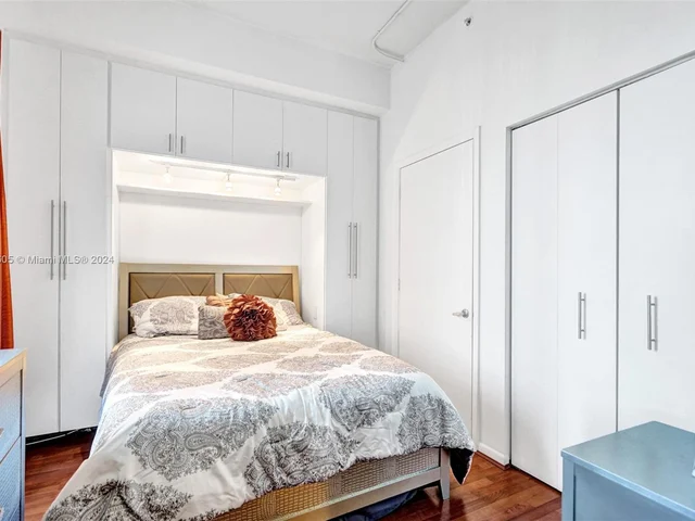 10 SW South River Dr # 1107, Miami FL 33130