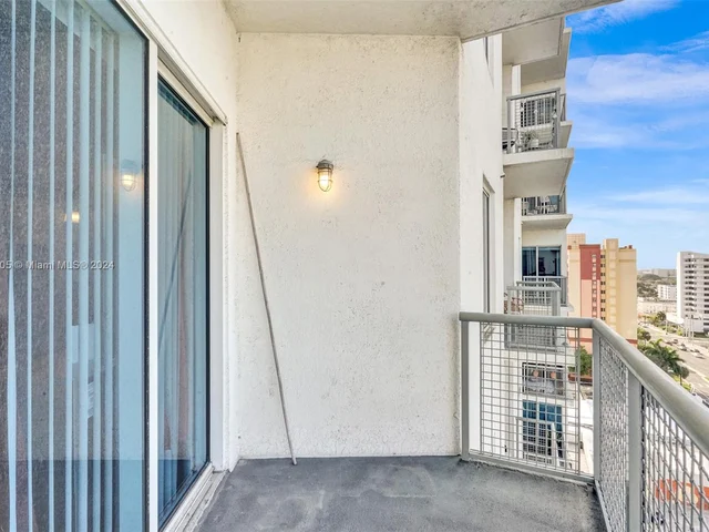 10 SW South River Dr # 1107, Miami FL 33130