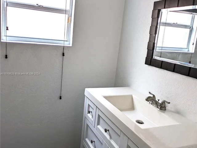 11510 SW 34th Ln, Miami FL 33165