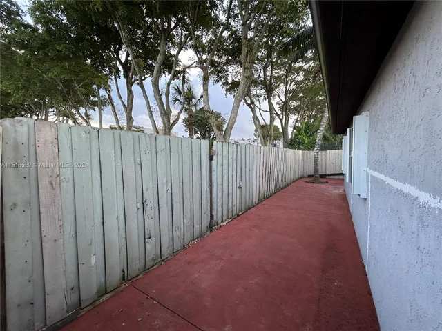 11510 SW 34th Ln, Miami FL 33165