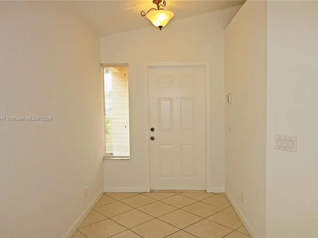 1169 Alexander Bnd, Weston FL 33327