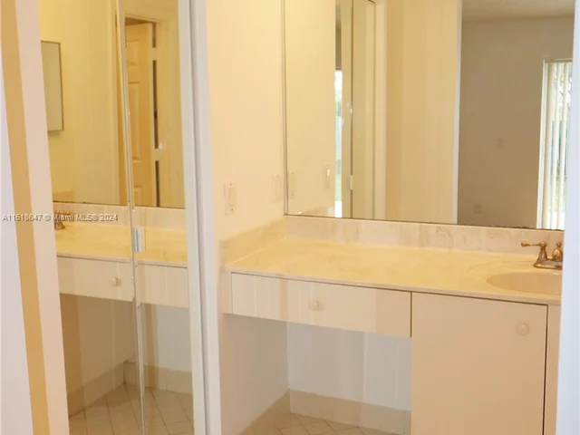 1169 Alexander Bnd, Weston FL 33327