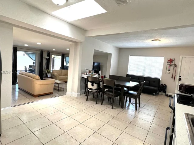 2206 SW 13th St, Fort Lauderdale FL 33312