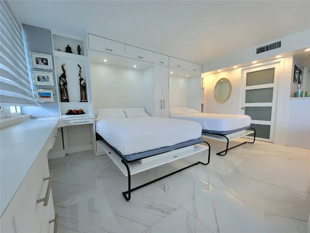 2030 S Ocean Dr # 1519, Hallandale Beach FL 33009