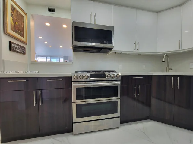 2030 S Ocean Dr # 1519, Hallandale Beach FL 33009