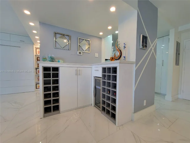 2030 S Ocean Dr # 1519, Hallandale Beach FL 33009