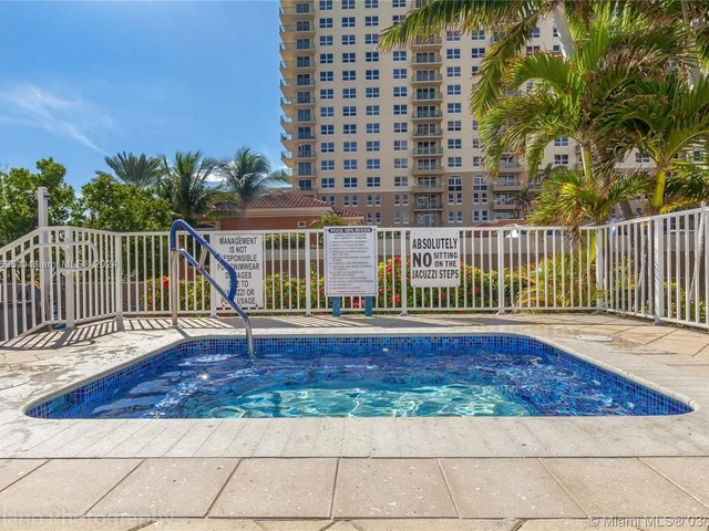 2030 S Ocean Dr # 1519, Hallandale Beach FL 33009