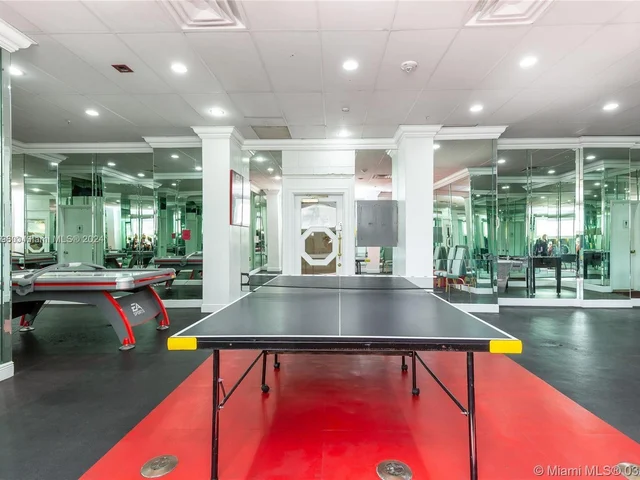 2030 S Ocean Dr # 1519, Hallandale Beach FL 33009