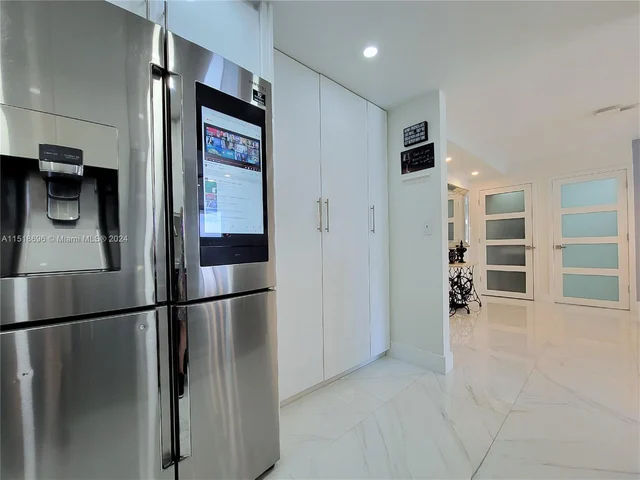 2030 S Ocean Dr # 1519, Hallandale Beach FL 33009