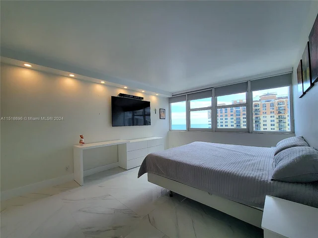 2030 S Ocean Dr # 1519, Hallandale Beach FL 33009