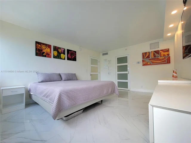 2030 S Ocean Dr # 1519, Hallandale Beach FL 33009