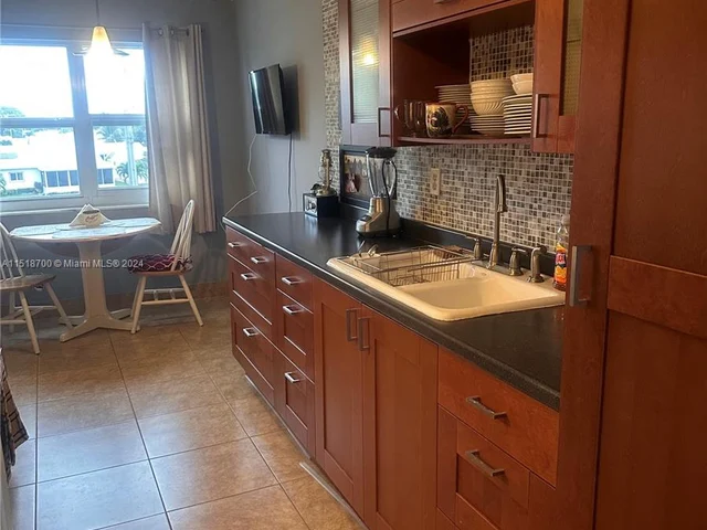 8105 NW 61st St # A301, Tamarac FL 33321