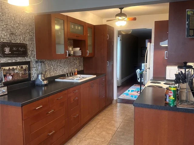 8105 NW 61st St # A301, Tamarac FL 33321