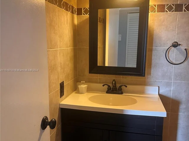 8105 NW 61st St # A301, Tamarac FL 33321