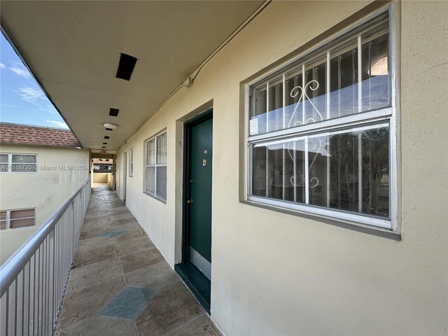 7505 SW 82nd St # 321, Miami FL 33143