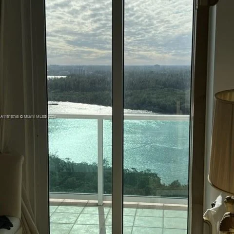100 Bayview Dr # 21, Sunny Isles Beach FL 33160