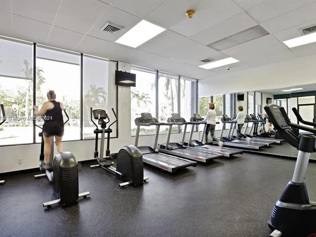 100 Bayview Dr # 21, Sunny Isles Beach FL 33160