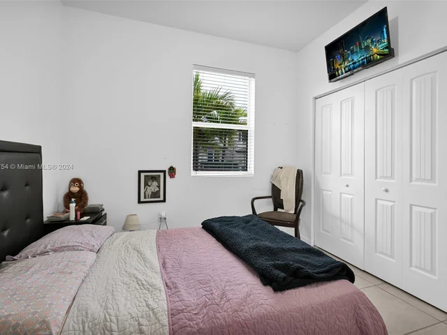 4173 NE 20th St, Homestead FL 33033