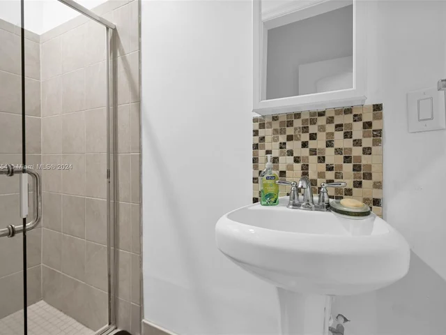 4173 NE 20th St, Homestead FL 33033