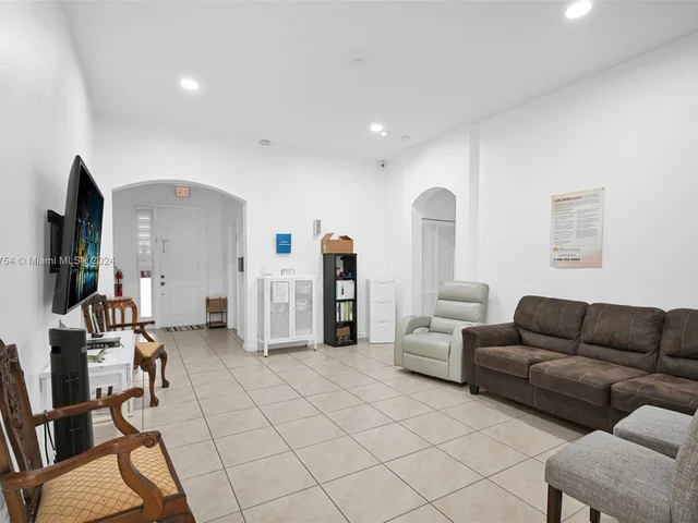 4173 NE 20th St, Homestead FL 33033