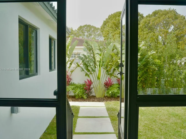 1900 SW 18th Ave, Miami FL 33145