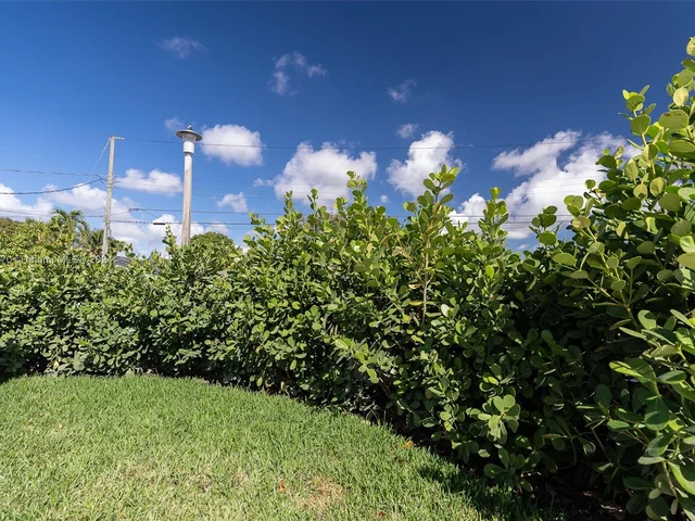 1900 SW 18th Ave, Miami FL 33145