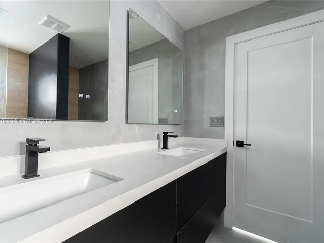 1900 SW 18th Ave, Miami FL 33145