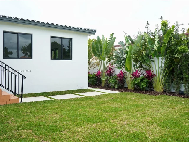 1900 SW 18th Ave, Miami FL 33145