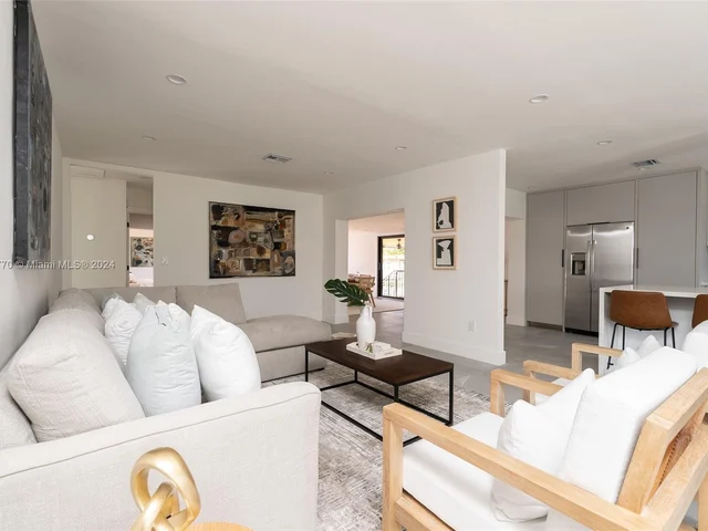 1900 SW 18th Ave, Miami FL 33145