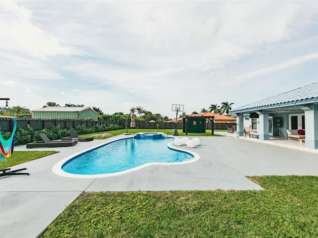 20230 SW 320th St, Homestead FL 33030