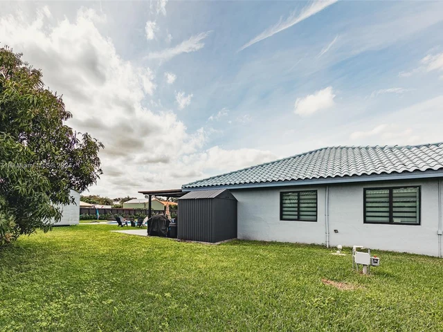 20230 SW 320th St, Homestead FL 33030