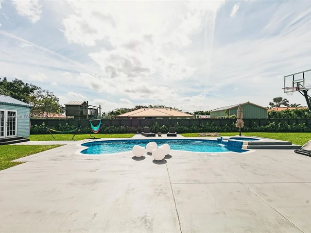 20230 SW 320th St, Homestead FL 33030