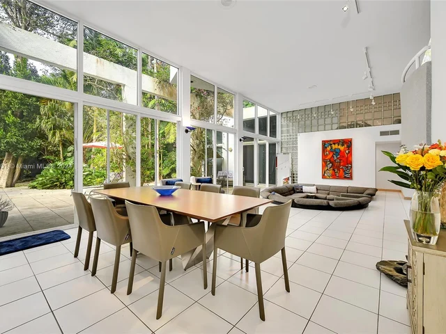 4994 Hammock Lake Dr, Coral Gables FL 33156