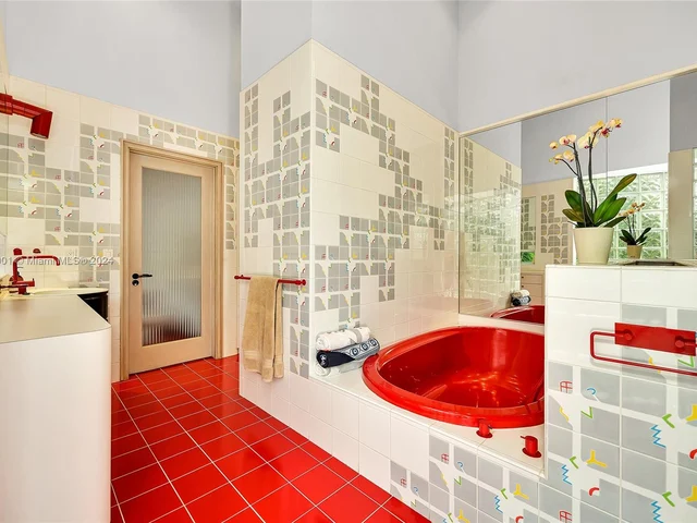 4994 Hammock Lake Dr, Coral Gables FL 33156