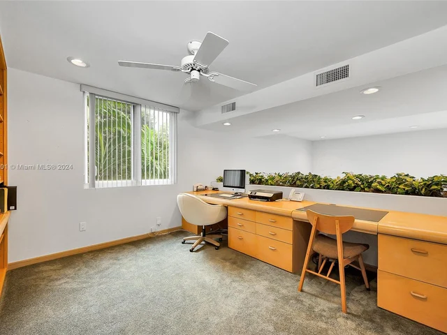 4994 Hammock Lake Dr, Coral Gables FL 33156