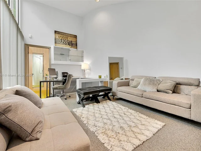 4994 Hammock Lake Dr, Coral Gables FL 33156