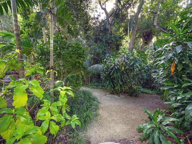 4994 Hammock Lake Dr, Coral Gables FL 33156