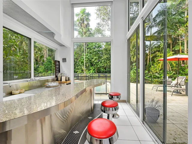 4994 Hammock Lake Dr, Coral Gables FL 33156