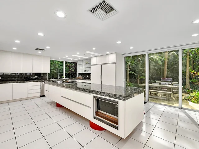 4994 Hammock Lake Dr, Coral Gables FL 33156