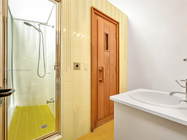 4994 Hammock Lake Dr, Coral Gables FL 33156