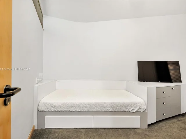 4994 Hammock Lake Dr, Coral Gables FL 33156