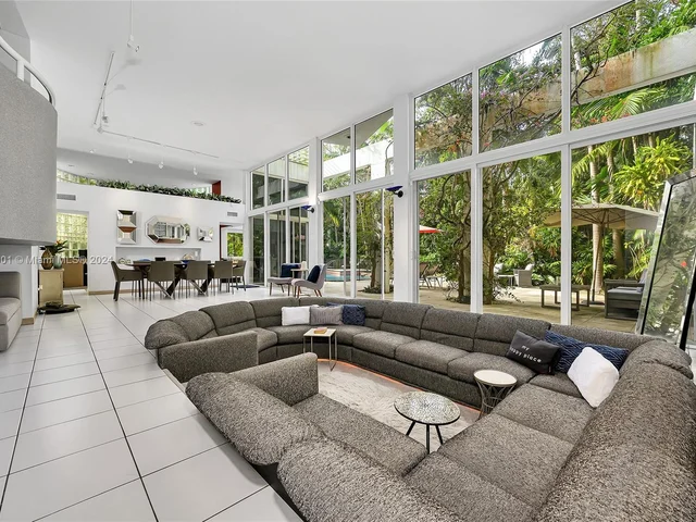 4994 Hammock Lake Dr, Coral Gables FL 33156